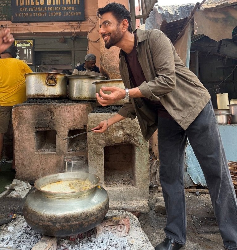 Ranveer Brar loving the way biryani has been prepared with slow-cooking process at an iconic food joint in Chowk (Photo: Maroof Umar 'Culmen') Ranveer Brar loving the way biryani has been prepared with slow-cooking process at an iconic food joint in Chowk (Photo: Maroof Umar 'Culmen')