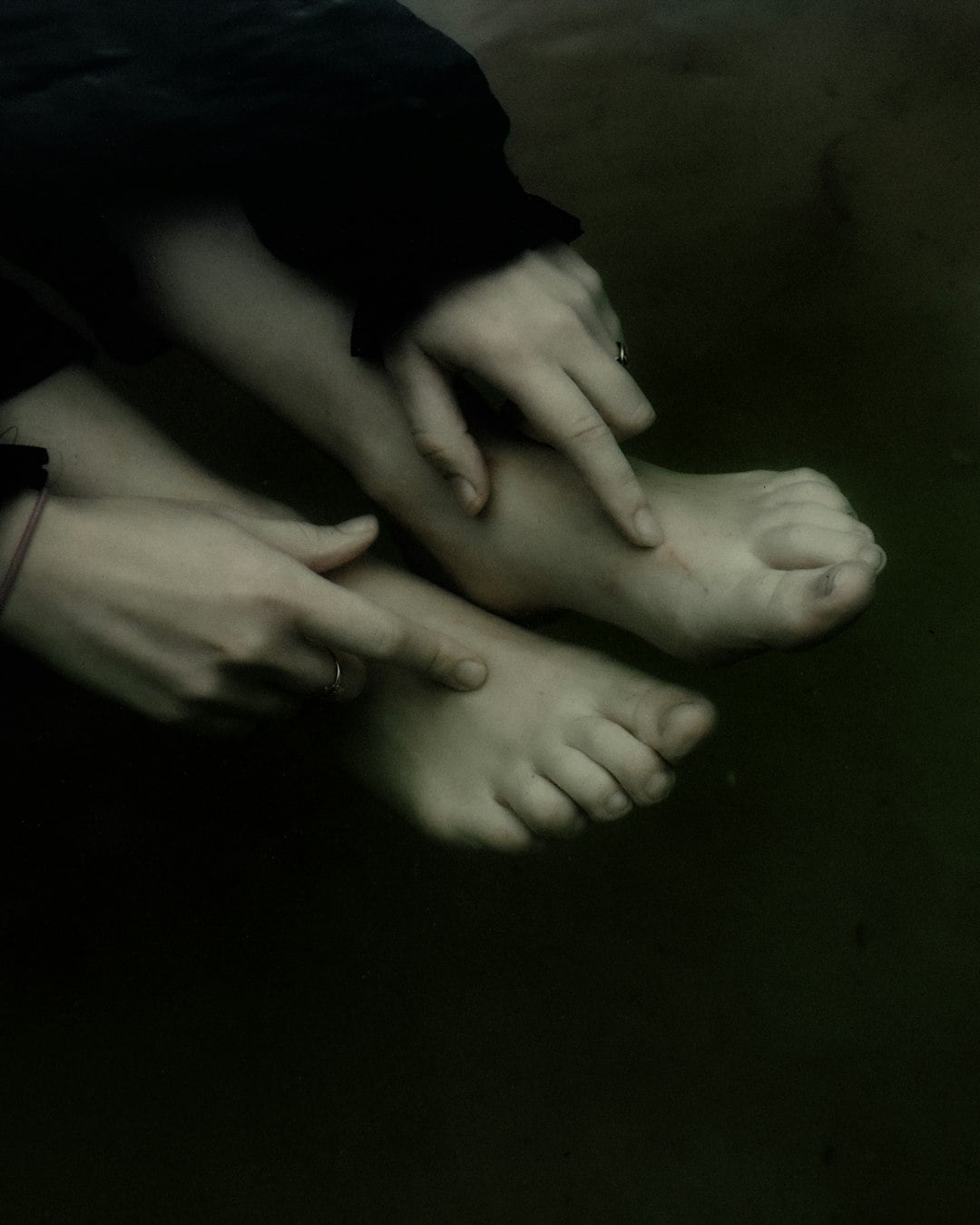 When exposed to cold temperatures, blood vessels in the extremities constrict to reduce heat loss, which can make the feet feel noticeably colder. (Unsplash)