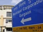 Municipal commissioner Pradeep Dahiya issued an order on Saturday directing officials to review road redevelopment work and verify dust control measures. (HT) Municipal commissioner Pradeep Dahiya issued an order on Saturday directing officials to review road redevelopment work and verify dust control measures. (HT)