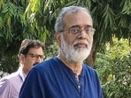 NewsClick founder Prabir Purkayastha being brought to the Patiala House Court by Delhi Police's special cell on Tuesday. 