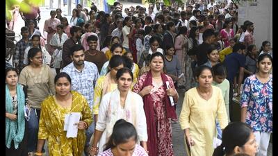 Candidates coming out of an exam centre in Lucknow on October 25. (HT photo) Candidates coming out of an exam centre in Lucknow on October 25. (HT photo)