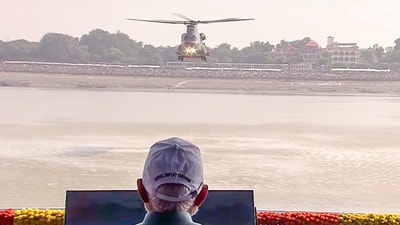 ভারতীয় বায়ুসেনার বিমানে করে সিআরপিএফের দু'কোম্পানি RAF নিয়ে যাওয়া হল অরুণাচল প্রদেশে। (ছবিটি প্রতীকী, সৌজন্যে পিটিআই) ভারতীয় বায়ুসেনার বিমানে করে সিআরপিএফের দু'কোম্পানি RAF নিয়ে যাওয়া হল অরুণাচল প্রদেশে। (ছবিটি প্রতীকী, সৌজন্যে পিটিআই)