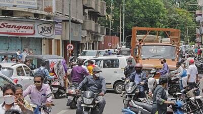 Pune, India - June 2, 2020: Traffic jam on Bajirao road in Pune, Maharashtra, India, on Tuesday, June 2, 2020. (Photo by Ravindra Joshi/Hindustan Times) Pune, India - June 2, 2020: Traffic jam on Bajirao road in Pune, Maharashtra, India, on Tuesday, June 2, 2020. (Photo by Ravindra Joshi/Hindustan Times)