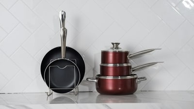 How exposure through kajal and cookware may affect your health over time. (Unsplash) How exposure through kajal and cookware may affect your health over time. (Unsplash)