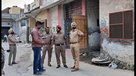 According to police, locals alerted them after the grocery shop owner raised the alarm. (HT)