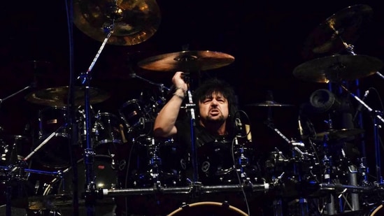 Nigel Durham dies at 61. (X/ @SaxonOfficial)
