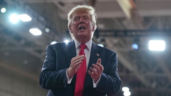 cast his ballot in Palm Beach County ahead of the midterm elections and accused Democrats of corruption.
(AP Photo/Mark Schiefelbein)