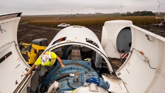 The Rare-Earth Vultures Harvesting Metals From America’s Old Wind Turbines