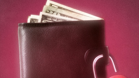 Romance Scammers Turned a Texas Man Into an Unwitting Money Mule
