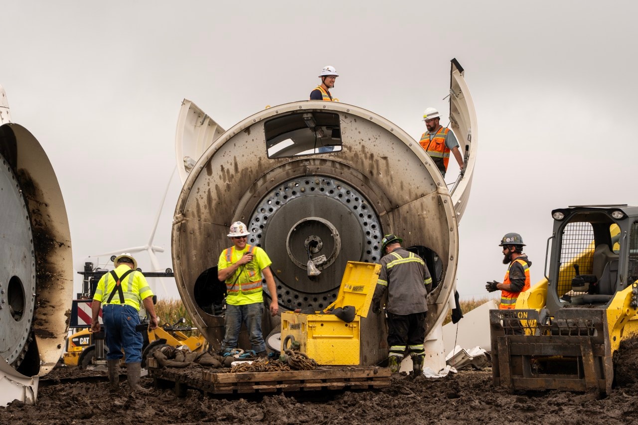 Preventing massive components such as turbine hubs from getting bogged down can be a challenge. Preventing massive components such as turbine hubs from getting bogged down can be a challenge. 