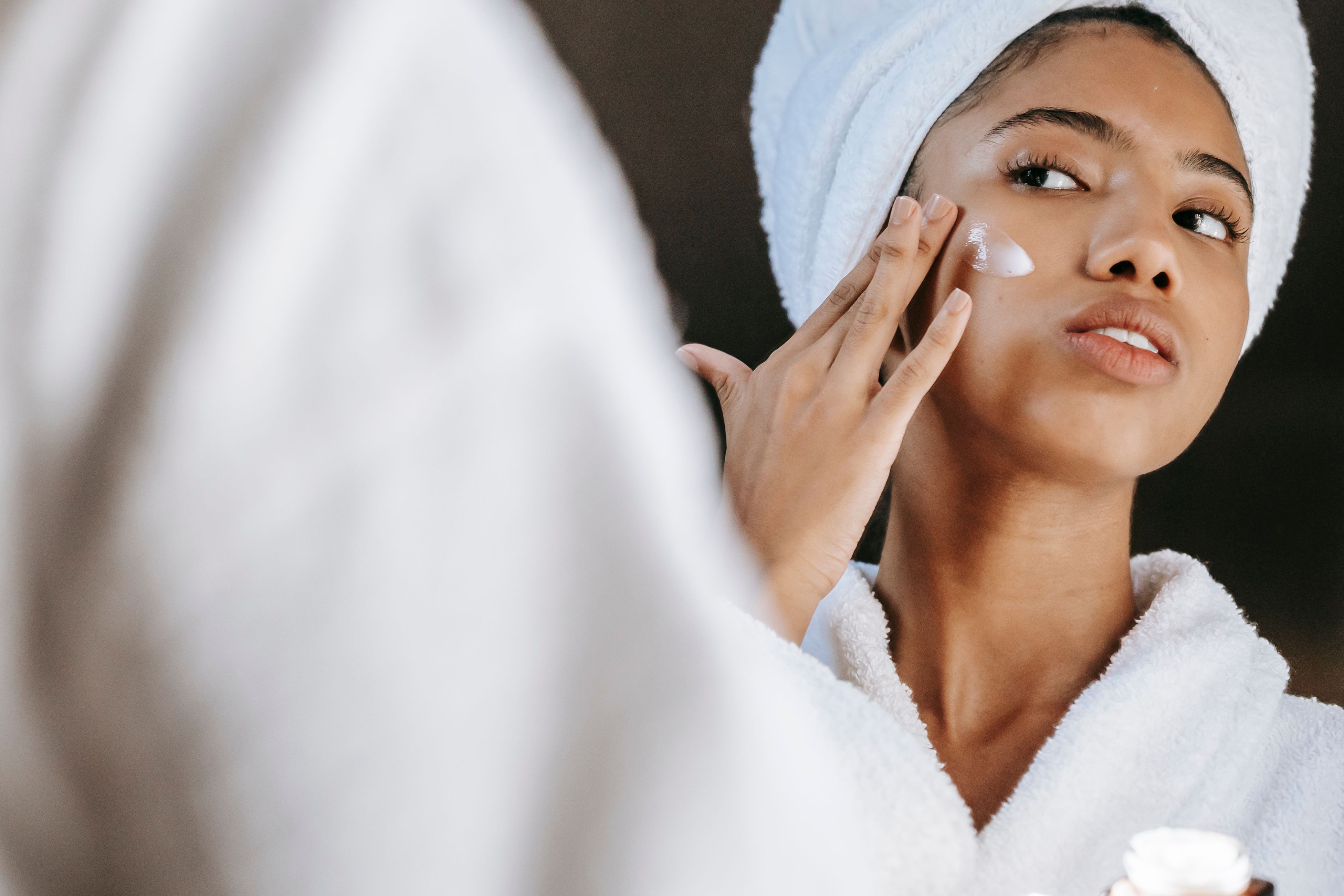 Strip your routine back to three steps: a gentle cleanser, a moisturiser, and a sunscreen. (Pexel)