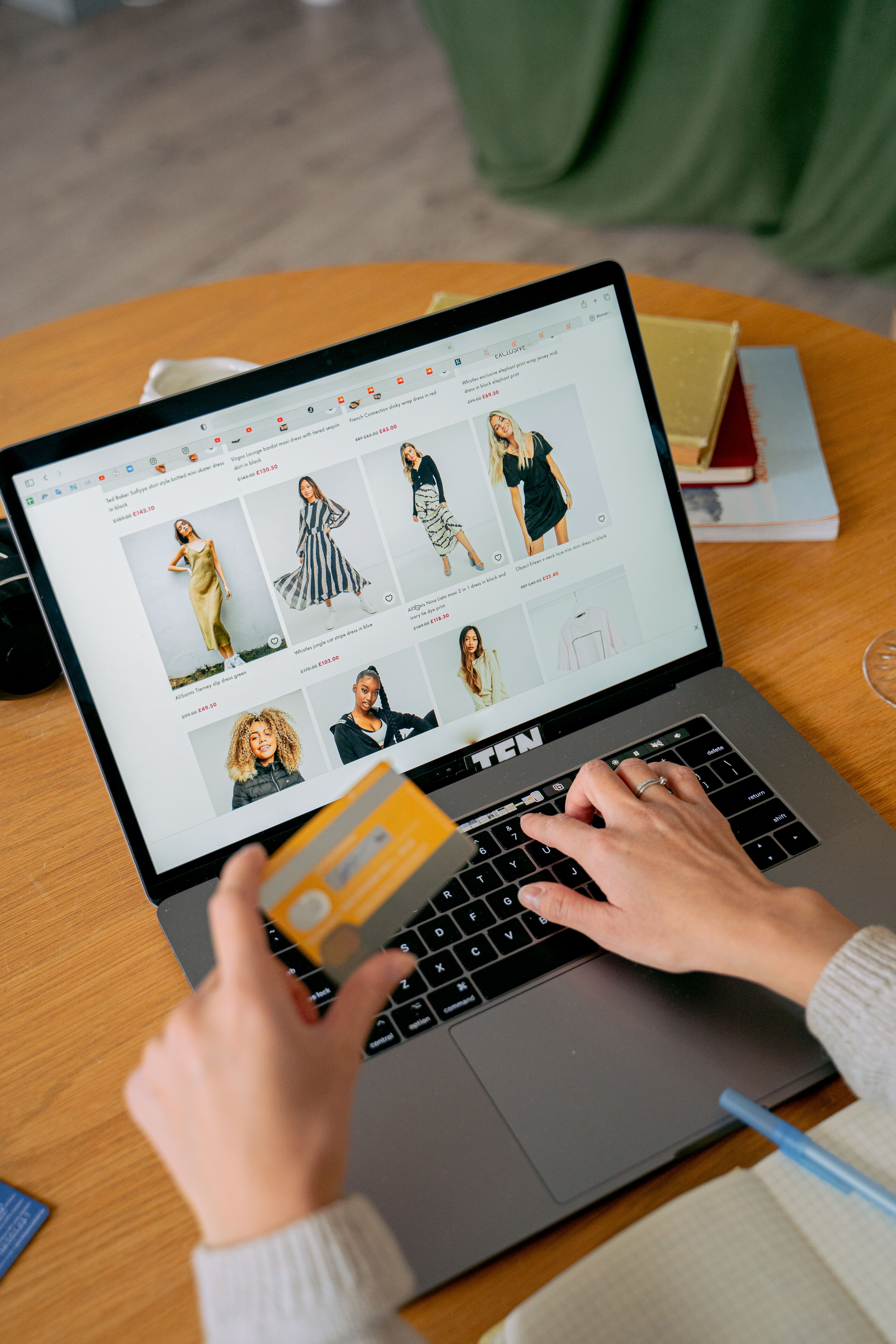 Card offers, wallet cashback and instant discounts can add up, but check eligibility, minimum spend, caps and validity. (Pexel) Card offers, wallet cashback and instant discounts can add up, but check eligibility, minimum spend, caps and validity. (Pexel)