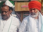 Farmer leader Rakesh Tikait (in headgear) at BKU’s “Kisan Kranti Mahapanchayat” in Prayagraj on October 26. (HT photo)