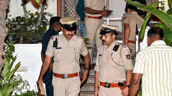 Unable to find her way back home, she was taken into the care of personnel from Achole police station, who arranged for her to stay at Samarth Ashram in Virar Phata, officials said. (PTI/representative )