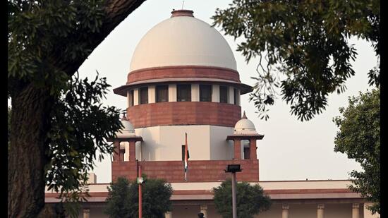 The publication of collegium resolutions along with reasons has varied across CJIs, from detailed reasoning to bare announcements. Nor does unanimity in formal resolutions necessarily reveal the deliberations in their entirety. (HT Archive)