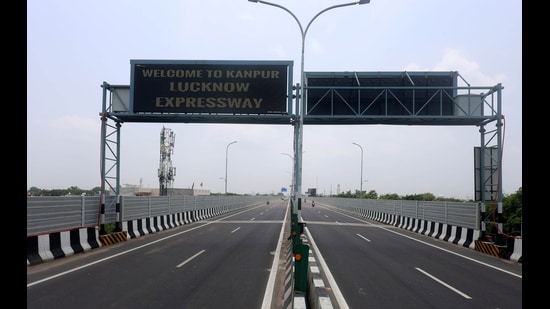 The vehicles will have to use the existing expressway alignment, officials said. (REPRESENTATIVE PIC)