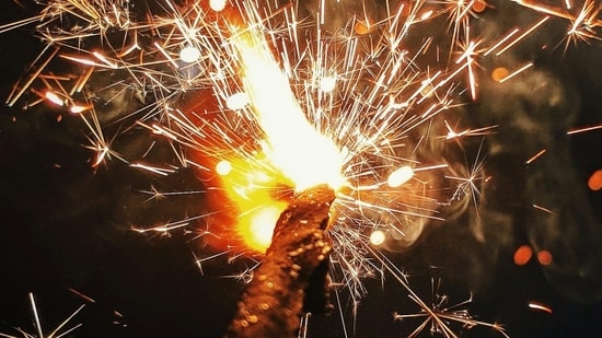 The Gujarat government’s annual Diwali publication, Gujarat Deepotsavi Ank is at the centre of a row after the VHP objected to a poem in its online edition. 
