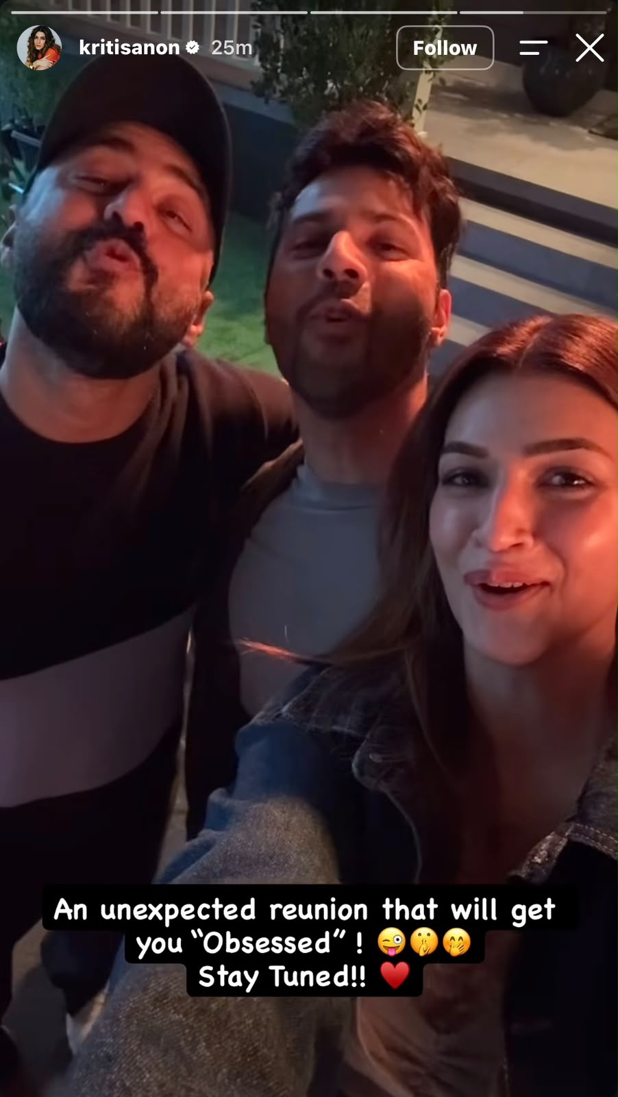 Kriti Sanon shares a video with Varun Dhawan and Amar Kaushik. Kriti Sanon shares a video with Varun Dhawan and Amar Kaushik.