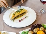 The problem with service charges at restaurants never ends. (Picture credit: Freepik)