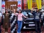 MITS Healthcare employees receive SUVs as Diwali gifts.(Instagram/@mitshealthcarepvtltd)