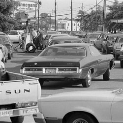 Cars wait in long lines during the gas shortage in the US. 