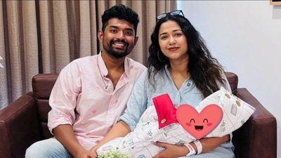 ‘আমি আর শোভন পালা করে রাত জাগছি…’, কোলে এক মাসের ছেলে, মাতৃত্ব নিয়ে অকপট সোহিনী ‘আমি আর শোভন পালা করে রাত জাগছি…’, কোলে এক মাসের ছেলে, মাতৃত্ব নিয়ে অকপট সোহিনী