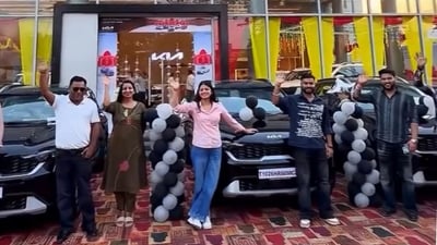 MITS Healthcare employees receive SUVs as Diwali gifts. (Instagram/@mitshealthcarepvtltd) MITS Healthcare employees receive SUVs as Diwali gifts. (Instagram/@mitshealthcarepvtltd)