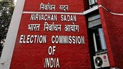 The ECI stated that no officer covered by the directive would be allowed to continue in their present district if they meet the transfer criteria. (HT_PRINT) The ECI stated that no officer covered by the directive would be allowed to continue in their present district if they meet the transfer criteria. (HT_PRINT)