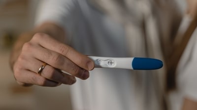 In an IVF laboratory, where eggs and embryos spend time outside the body, limiting unnecessary exposure is an important precaution. In an IVF laboratory, where eggs and embryos spend time outside the body, limiting unnecessary exposure is an important precaution.