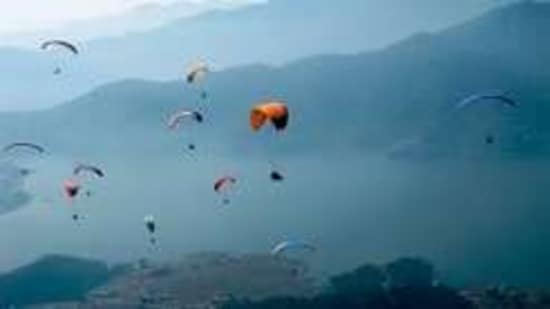 A Bulgarian solo paraglider, who took off from Bir-Billing, was killed in a crash on Sunday evening near the Rising Star peak.
