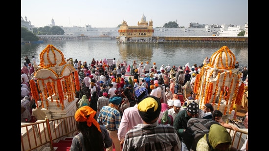 Devotees throng the Golden Temple to pay obeisance on the occasion of birth anniversary of fourth Sikh master, Guru Ramdas, in Amritsar on Tuesday. (ANI)