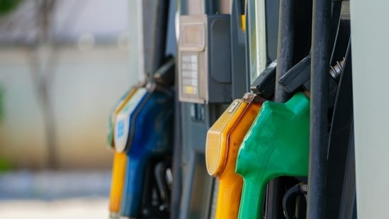 A flex-fuel car looks like any petrol car. It has a single fuel tank, and most of its parts are the same, according to the US Department of Energy.