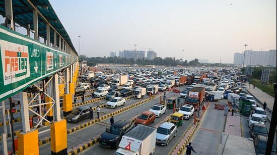 NHAI officials said both Bijwasan toll plaza on Dwarka Expressway (above) and Kherki Daula toll plaza on the Delhi-Jaipur highway fall within municipal limits, making the ₹3,000 annual pass applicable to commuters using these plazas. (HT Archive)
