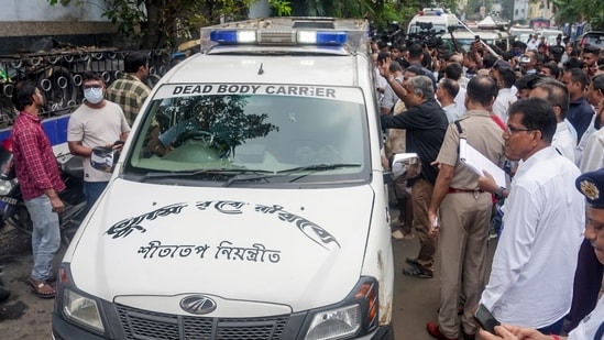 Prahlad Das, 23, arrested in connection with the rape and murder of a minor girl in North 24 Parganas, and Samiul Sheikh, 40, held for the murder of a BJP worker in Murshidabad, were shot dead.