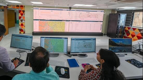 The facility has been set up on the 16th floor of the STC building at Janpath, where CAQM works out of. (RAJ K RAJ /HT PHOTO)