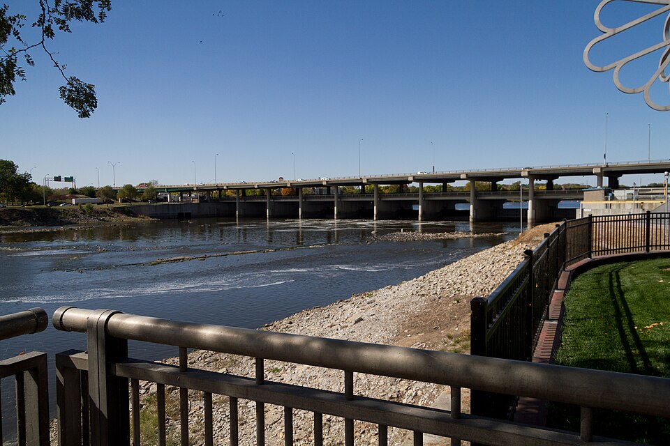 Iowa's I-380 bridge over the Cedar River in Cedar Rapids, where a high-friction surface treatment was applied in 2012 to improve pavement grip and reduce crashes. (Wikimedia Commons) Iowa's I-380 bridge over the Cedar River in Cedar Rapids, where a high-friction surface treatment was applied in 2012 to improve pavement grip and reduce crashes. (Wikimedia Commons)