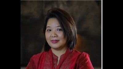 Author Hoihnu Hauzel (Courtesy www.hoihnuhuazel.com)
