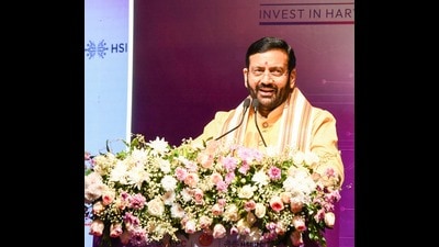 During his Gujarat visit, Saini held one-to-one meetings with various industrialists and investors and invited them to expand their businesses in Haryana. (HT File) During his Gujarat visit, Saini held one-to-one meetings with various industrialists and investors and invited them to expand their businesses in Haryana. (HT File)