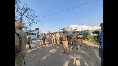 Protest against industrial pollution in Sangrur, police on Wednesday cleared the site amid allegations of lathicharge. (HT Photo) Protest against industrial pollution in Sangrur, police on Wednesday cleared the site amid allegations of lathicharge. (HT Photo)