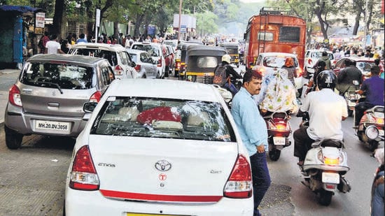 After the end of AI-backed pilot project to detect traffic violations on September 15, double-parking and unauthorised stopping of vehicles have resurfaced on Fergusson College Road. ((PIC FOR REPRESENTATION))