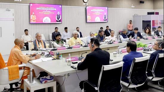 CM Yogi Adityanath during the meeting with a 14-member high-level business delegation from Singapore. (HT)