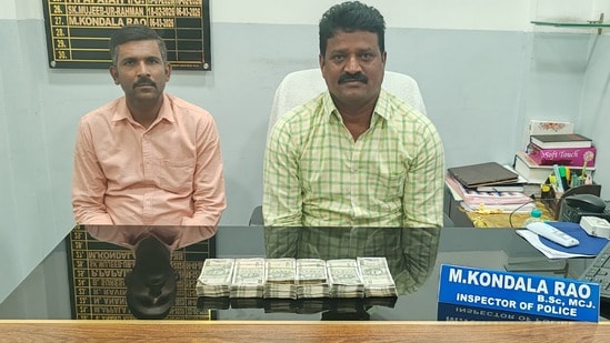 ఏసీబీకి చిక్కిన సీఐ