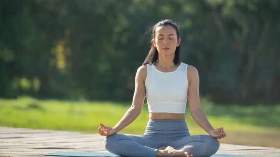 Simple yoga habits early in the morning improve your mental and emotional wellbeing. 