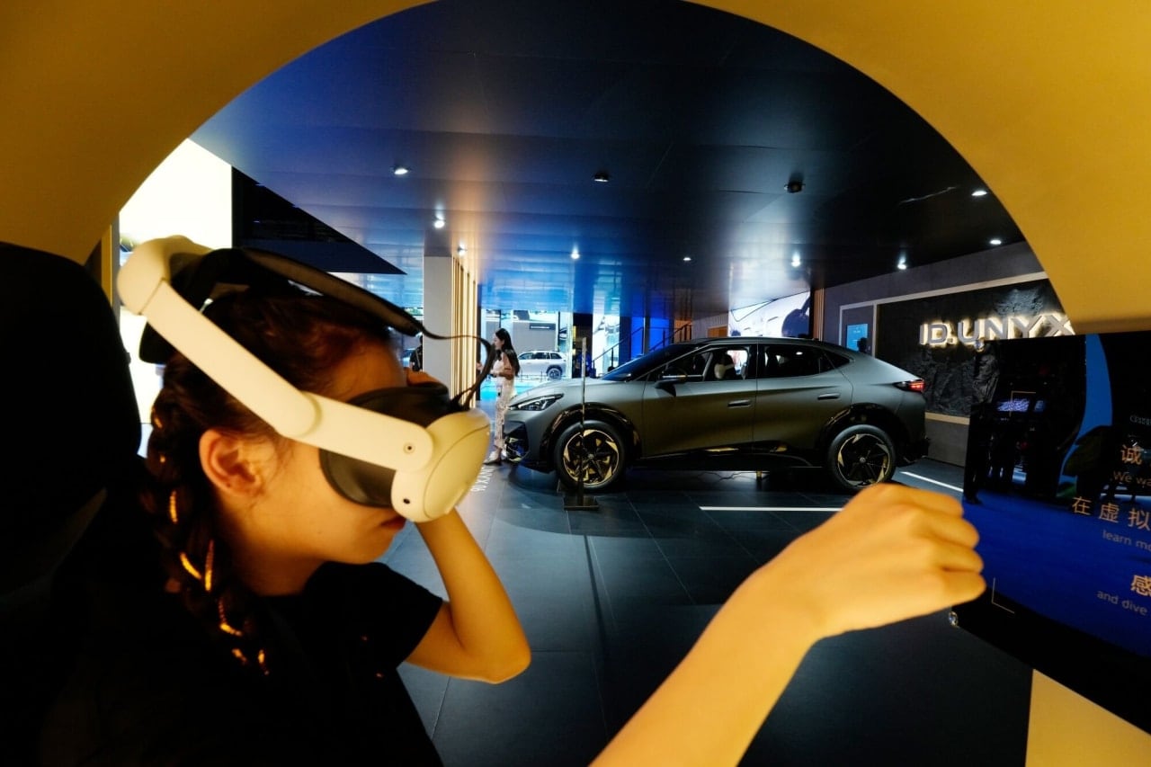 Volkswagen offered a virtual-driving experience when it displayed an electric vehicle at the Shanghai Auto Show in 2025. Volkswagen offered a virtual-driving experience when it displayed an electric vehicle at the Shanghai Auto Show in 2025.