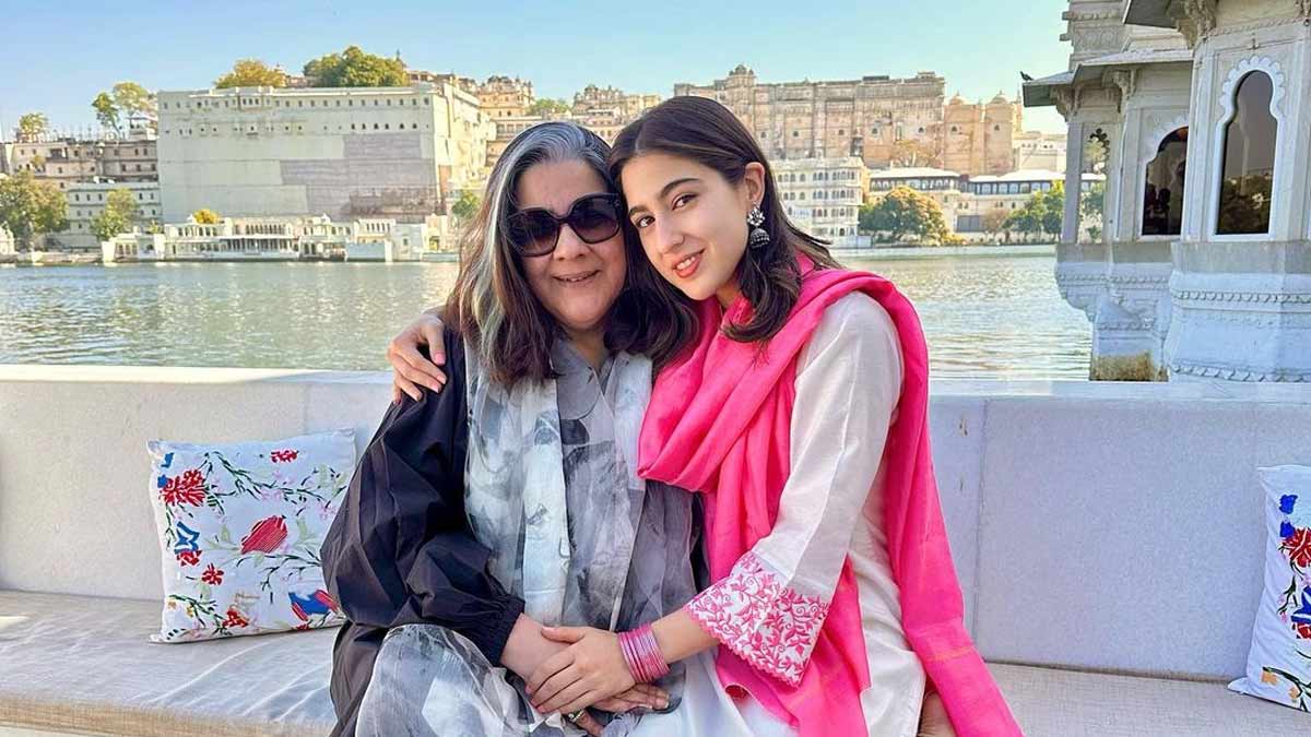 Sara Ali Khan with her mother Amrita Singh. Sara Ali Khan with her mother Amrita Singh.
