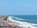 <p>అర్నబ్ తుపాను సృష్టించిన బీభత్సం, వర్షాల ప్రభావం నుంచి తీరప్రాంత ప్రజలు ఇంకా తేరుకోకముందే బంగాళాఖాతం మరోసారి అల్లకల్లోలంగా మారింది. సముద్రంలో సంభవించిన వాతావరణ మార్పుల కారణంగా కొత్తగా మరో అల్పపీడనం ఏర్పడినట్లు భారత వాతావరణ శాఖ ప్రకటించింది.</p>