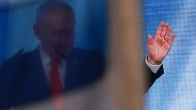 Israeli Prime Minister and Likud party leader Benjamin Netanyahu gestures as he speaks following exit polls, at his party headquarters during Israel's national election, in Jerusalem, October 28, 2026. REUTERS/Ronen Zvulun (REUTERS)