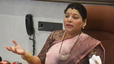 In her resignation letter, Meenakshi Shinde, Thane’s former mayor, wrote that she was pained by the allegations levelled at her (HT Photo) In her resignation letter, Meenakshi Shinde, Thane’s former mayor, wrote that she was pained by the allegations levelled at her (HT Photo)