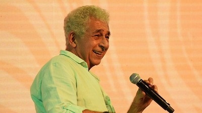 ‘আমি গর্বিত দিমাগি নকশাল', SRFTI-এর পর জামিয়া মিলিয়ার পড়ুয়াদের পাশে নাসিরুদ্দিন ‘আমি গর্বিত দিমাগি নকশাল', SRFTI-এর পর জামিয়া মিলিয়ার পড়ুয়াদের পাশে নাসিরুদ্দিন