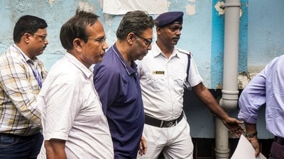 ১০ নভেম্বর পর্যন্ত পুলিশি হেফাজতে ইন্দ্রনীল সেন (PTI) ১০ নভেম্বর পর্যন্ত পুলিশি হেফাজতে ইন্দ্রনীল সেন (PTI)